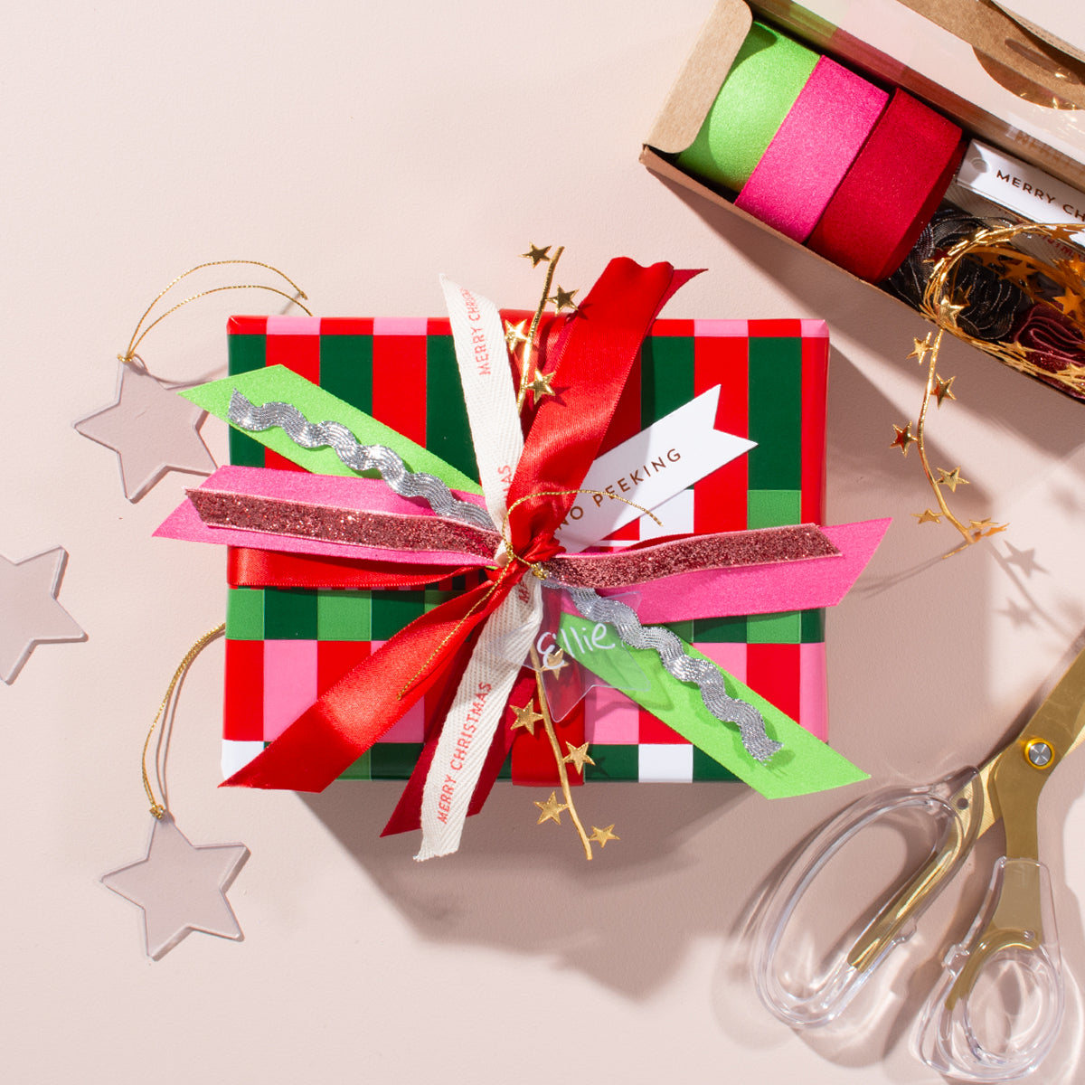 CHRISTMAS EMBELLISHMENT KIT